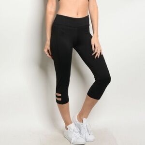 🆕Black Capri leggings